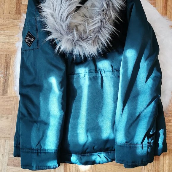 Hollister Green Utility Jacket with Faux Fur Hood - Picture 8 of 12